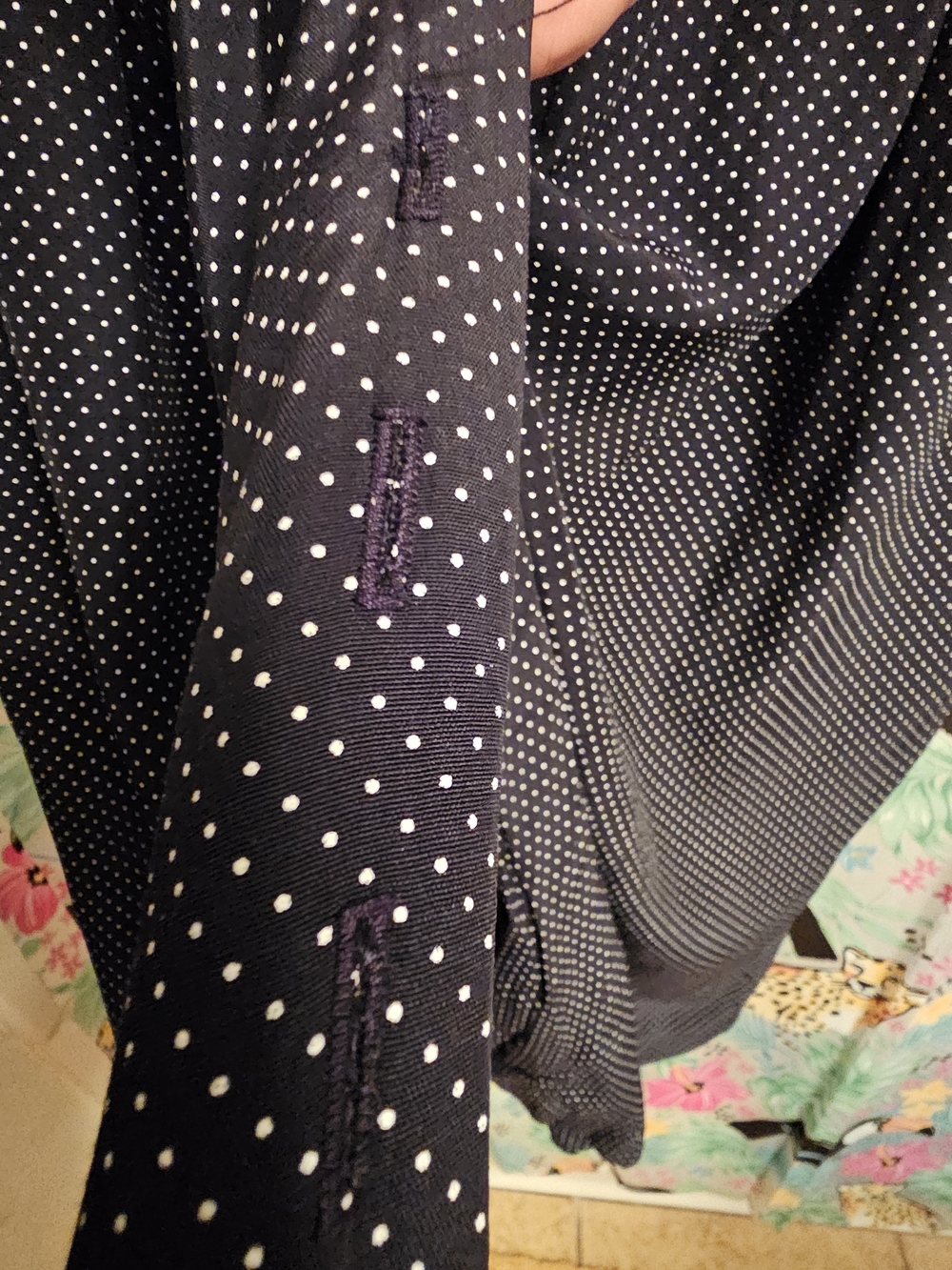 Vintage-Inspired Polka Dot Button-Front Dress with Lace Collar - Picture 9 of 11